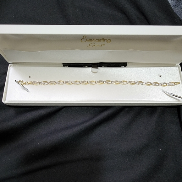 10k with rhodium diamond cut bracelet - Picture 3 of 4